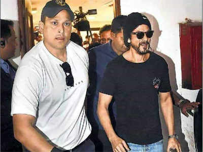 After all, who is the shield of Shah Rukh Khan’s family, Ravi Singh, who is one of the most expensive bodyguards in the world