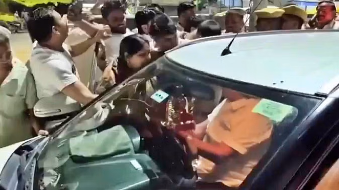 In Sawai Madhopur, the politics of the ambed car statue were warm.