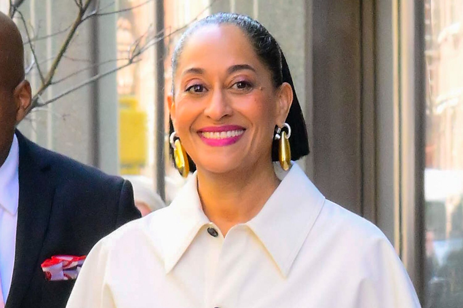 Tracee Ellis Ross Wore a White Button-Down Shirt Like These Styles – ryan