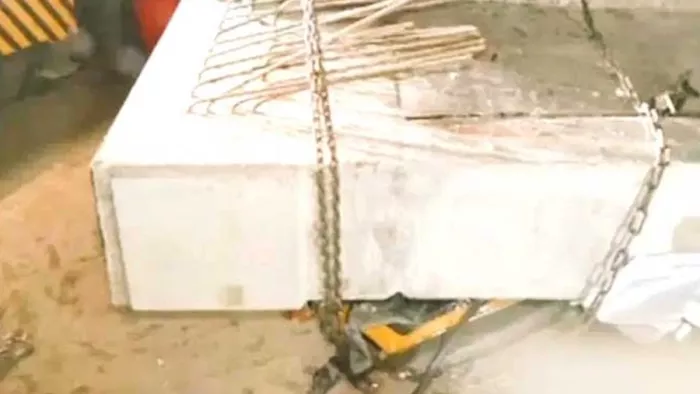 A painful accident in Bangalore, the Metro’s flialt fell on Autorickshaw; Driver’s death – One death to Metro Viaduct falls on Autorickshaw during transport in Bengaluru