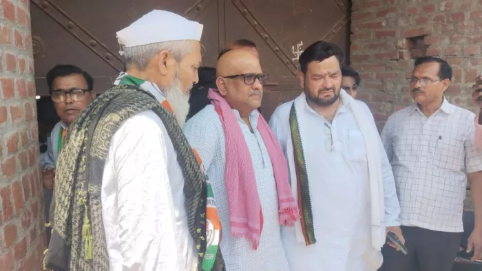 Politics about Kasganj Gang Rape: President of Congress met the victim, said he would raise the voice from the road to the house – Kasganj Gang Rape Congress President Ajay Rai met the victim.