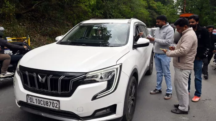 If you come to Nainital, you must increase the budget slightly, now each route must pay the fee at the entry – now your tourist entry fee must pay from each route in Nainital