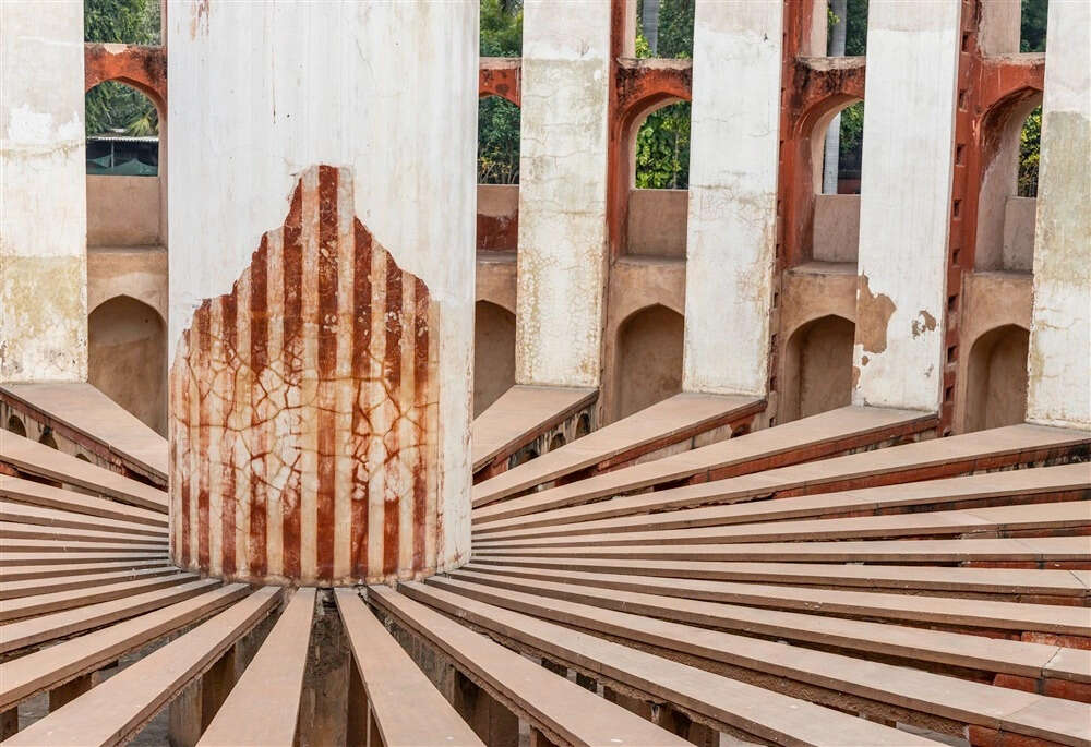 Learn some interesting facts about the 300 -year -old monument in this 2 -minute video