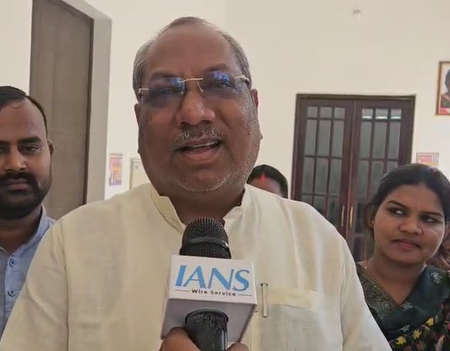 Sanjay Nishad, Furious about the statement of SP MLA, said, SP will be eliminated from such advisors