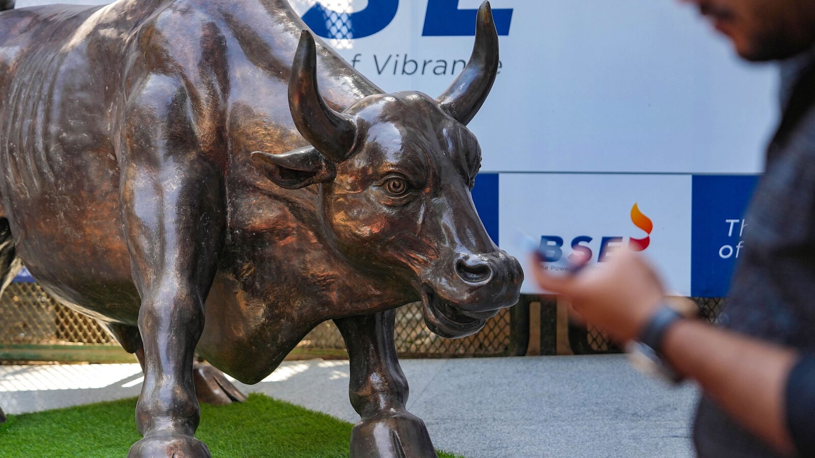 Nifty Midcap and smallcap indices rise to 16% in 6 sessions on global trade relief | Einsmark news
