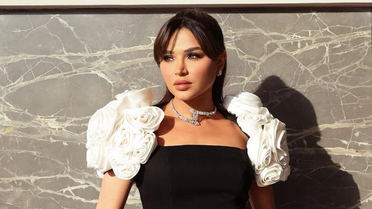 Noha Nabil kidnaps the lights at the wedding of two fires with a luxurious look and diamond jewelry .. video – ryan