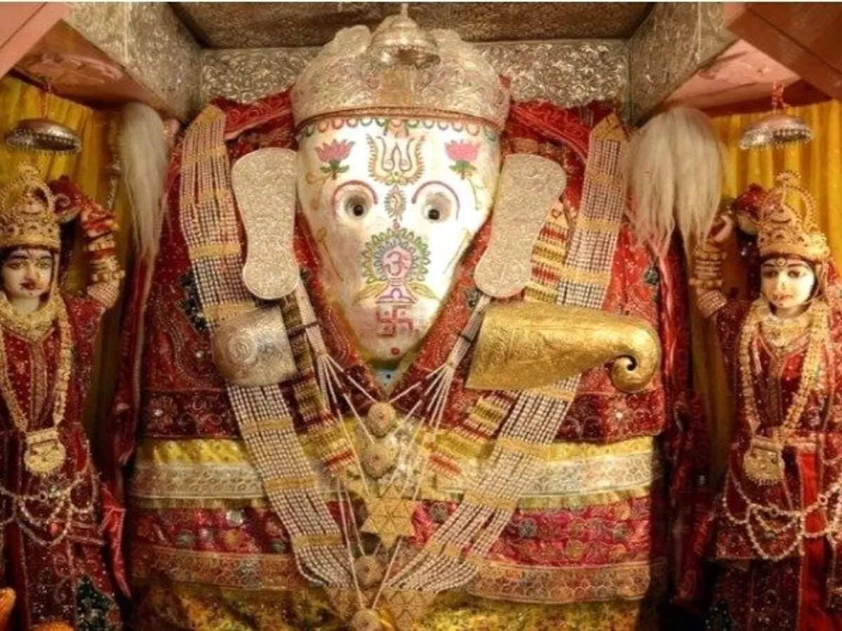 The only Ganesh -Temple in Rajasthan where Ganpati gives boys and girls a blessing of love knows the wonderful story in the video