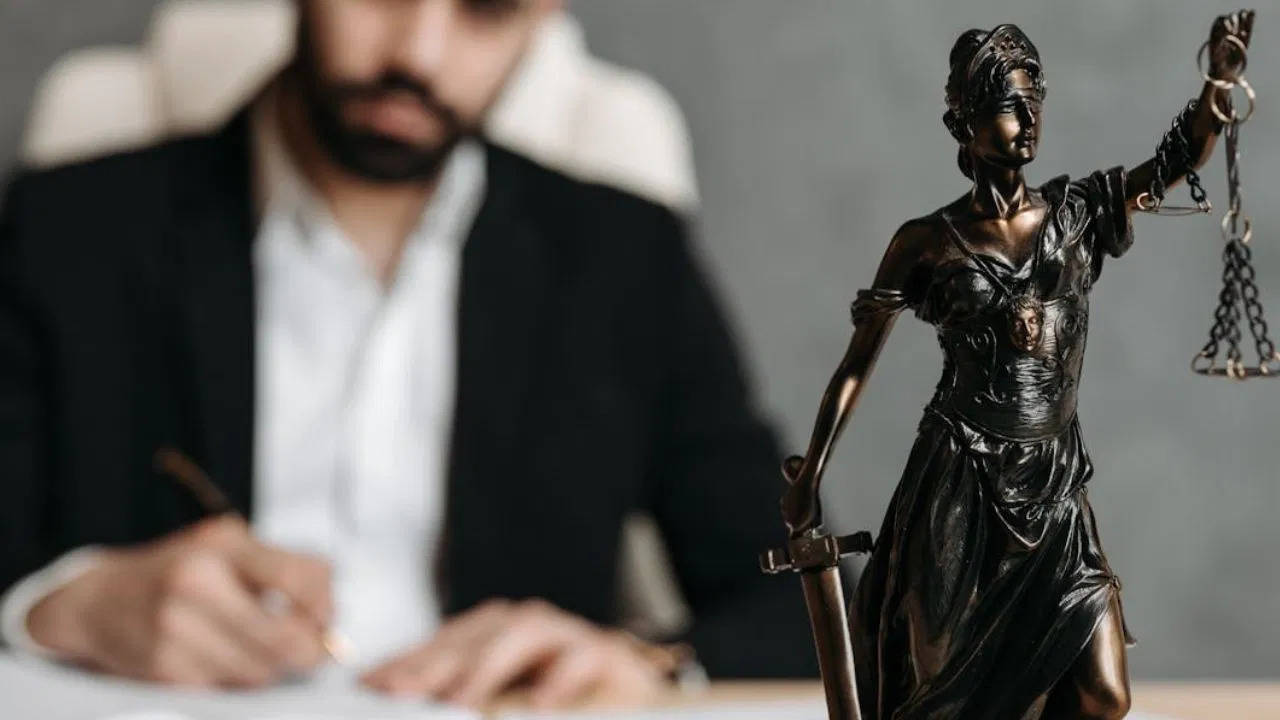 Who is this lawyer? Which on his birthday 8 and a half crores will give to strangers