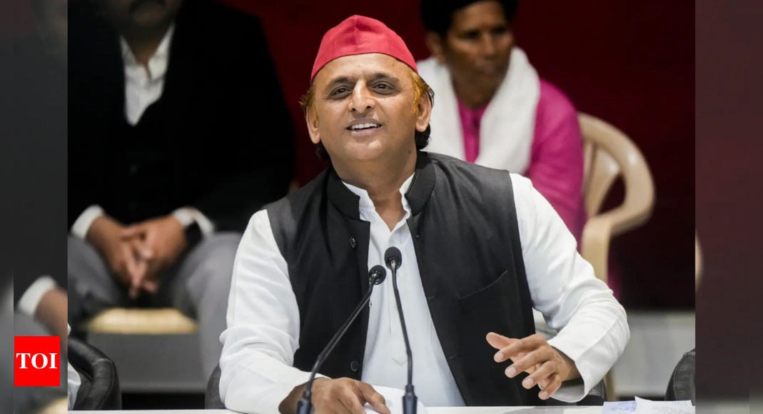 Enforcement Directorate: Congress made this ED law, now facing the heat: Akhilesh takes a swipe at Gandhis as Kharge slams BJP over National Herald case
