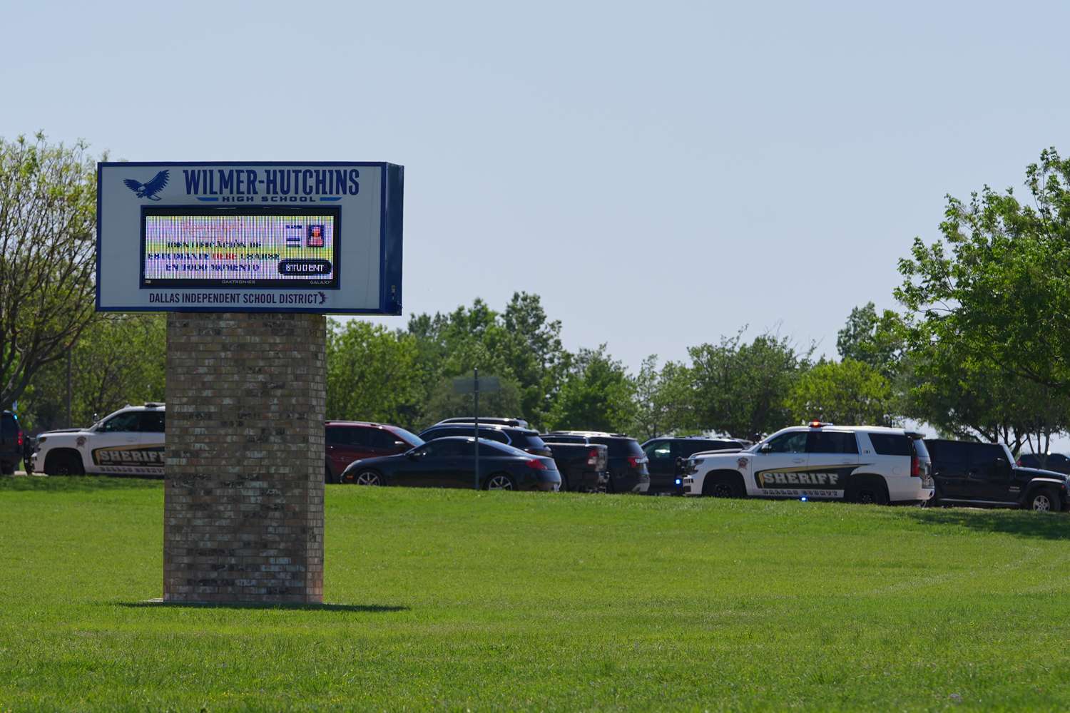 School Shooting in Dallas Leaves 4 Students Hospitalized: Reports – ryan