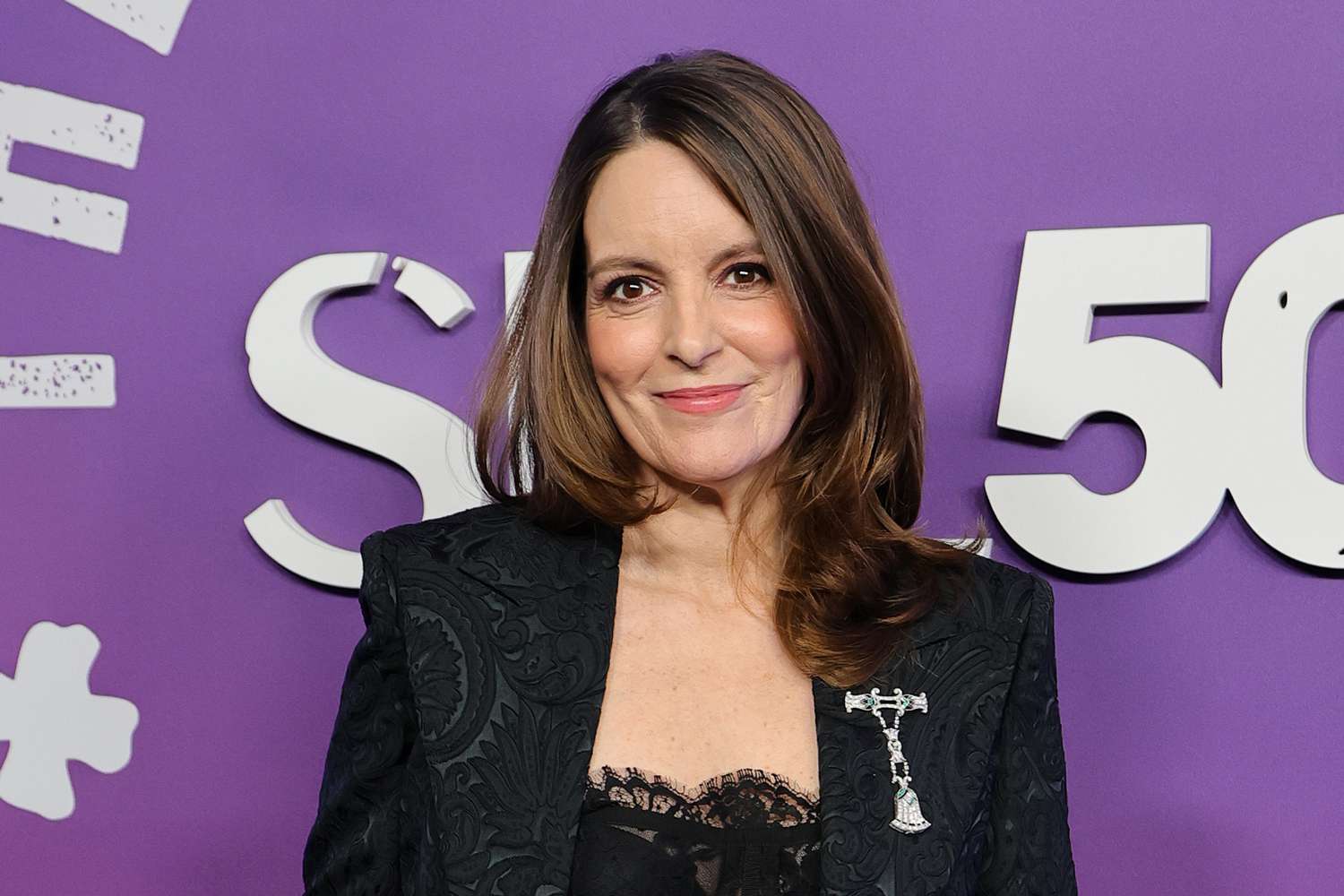Tina Fey Admits Her ‘Impulse to Hide and Retire’ Is ‘Very Strong’ – ryan