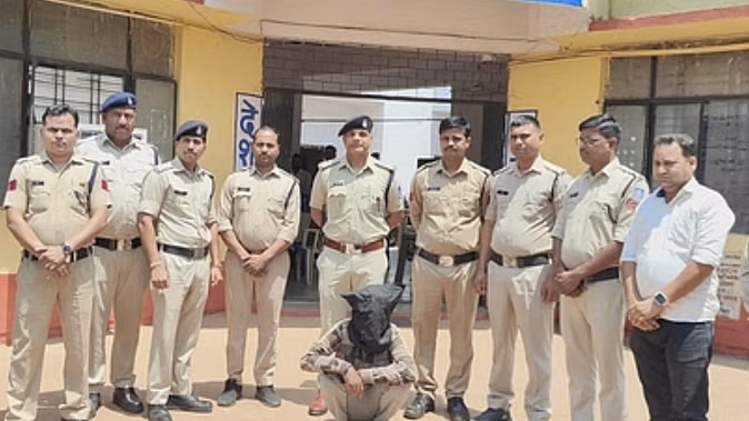 Ranglal of Jhalawar in Rajasthan smuggling clap, caught in shivpuri with goods worth 50 lakhs