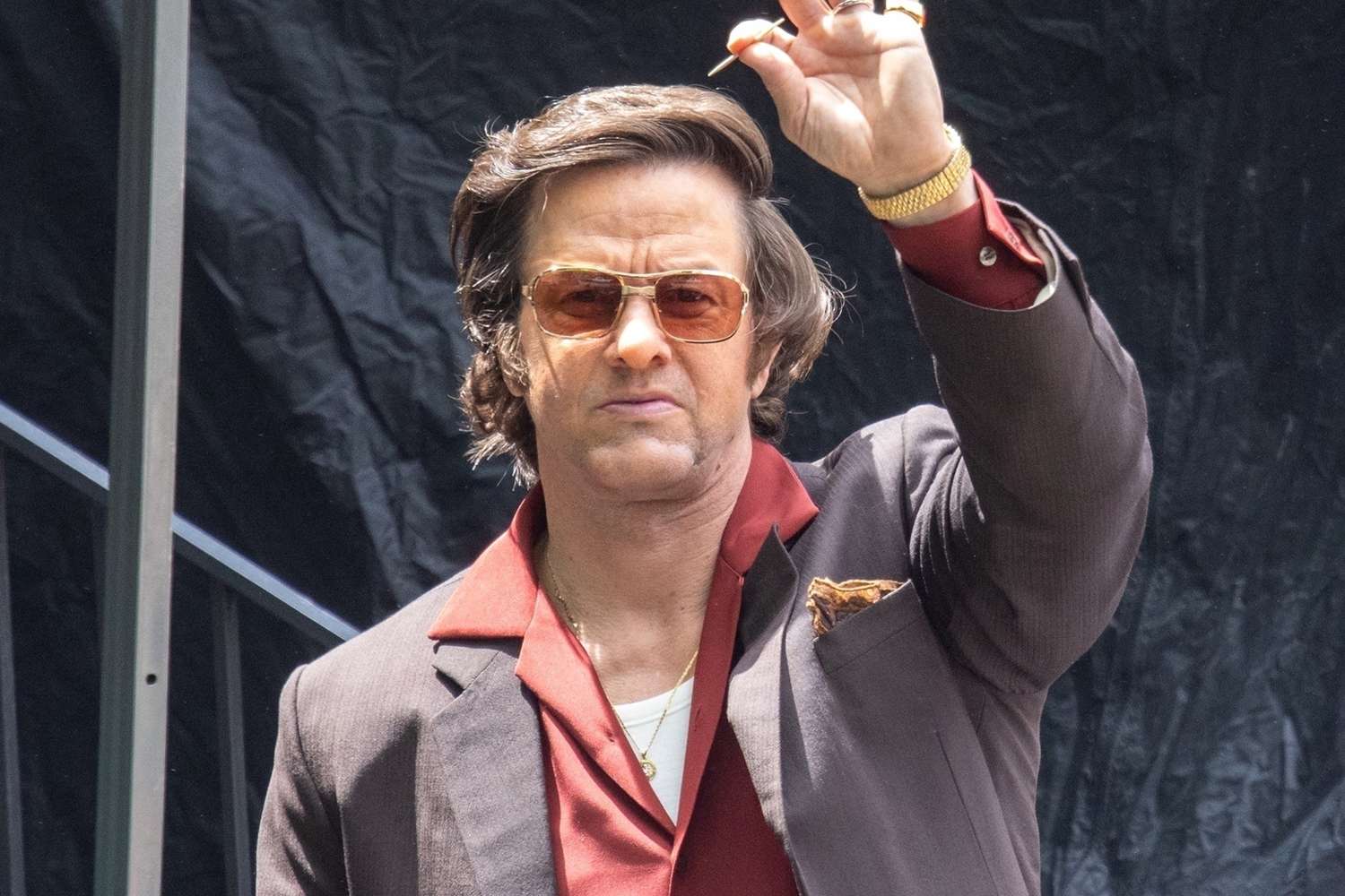Mark Wahlberg Wears Fake Nose in ‘By Any Means’ Set Photos – ryan