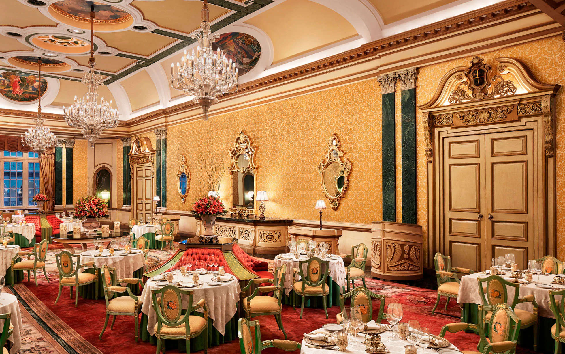 Such a luxury hotel in Jaipur in which one has to spend ten lakh calls to stay one night, know what is in the video?