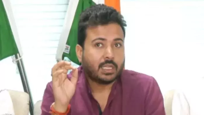 CBI attacks at AAP leader Durgesh Pathak’s home, Atishi said -we are not afraid of BJP’s threats -CBI -attacks Aaam AaNmi Party -leader Durgessh Pathak House in Delhi ori Slams BJP