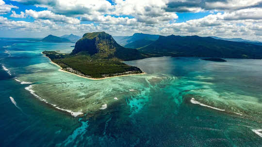 For nature lovers, there is no less than Paradise City of Rajasthan, 100 Island City, Maldive will forget the beauty in the video goa