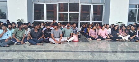 Dumka’s Phoolo Jhano Medical College ended up on student movement, OPD service stopped