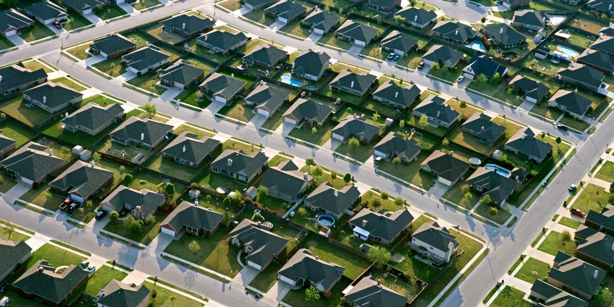 Housing Market Outlook Dims As Mortgage Rates Rise Amid Trump Tariffs – ryan