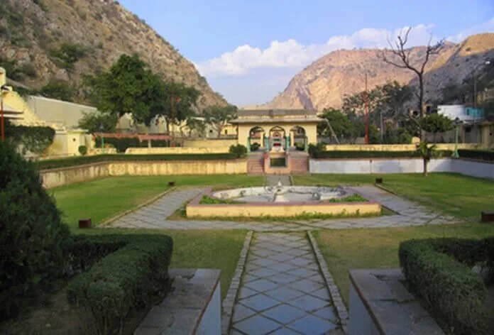 Such a beautiful Palace from Rajasthan, where no one wants to come back after he knew, the video surprised in the video