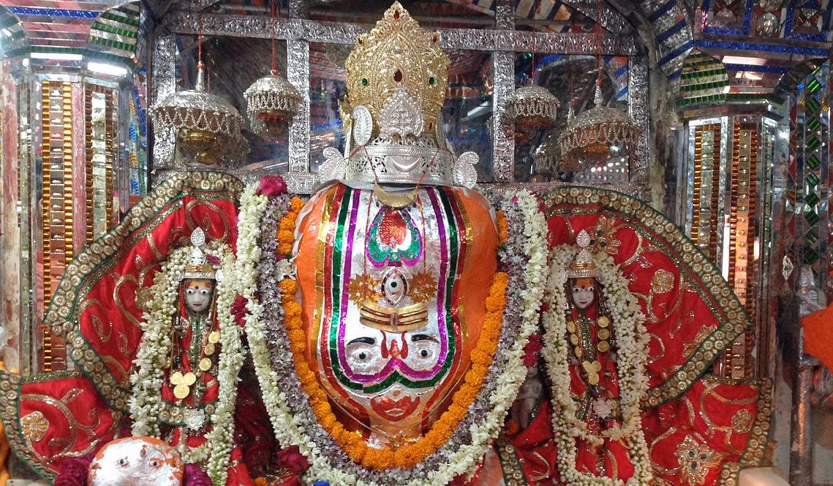 The 5 Millennial Ganesh Temple of Rajasthan where dedicated asks for a letter and asks