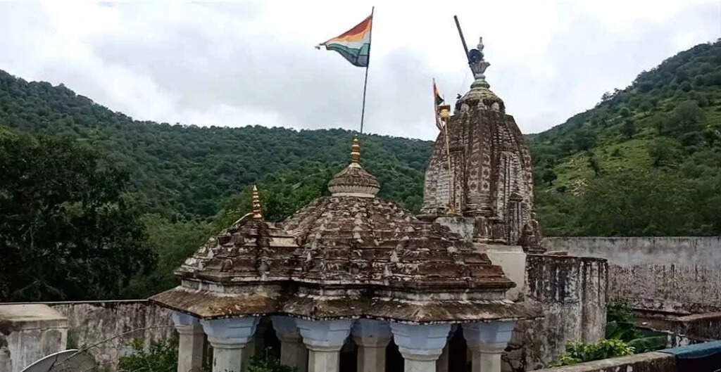 After all, why is the Bhuteshwar Mahadev temple in Rajasthan banned from staying at night? Rome will tremble to hear the narrow truth in the video