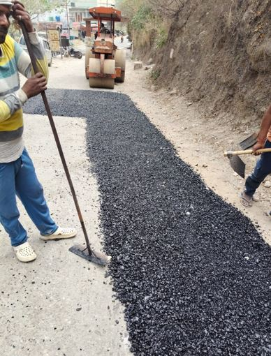 Preparations for Chardham Yatra fast, patches of roads in Tehri Garhwal in full swing