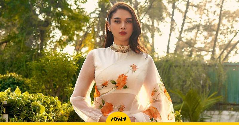 8 Celebrity-Approved White Sarees To Celebrate The Festivities In Style – ryan