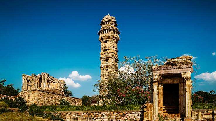 Today’s engineers and machines are also impossible to make a 600 -year -old Vijay pillar, learn in the video?