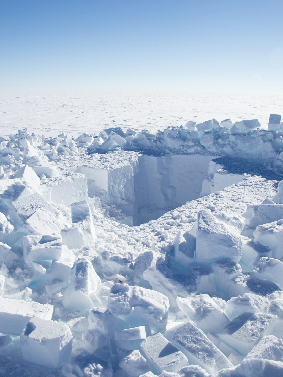 The secret of the giant hole of Antarctica