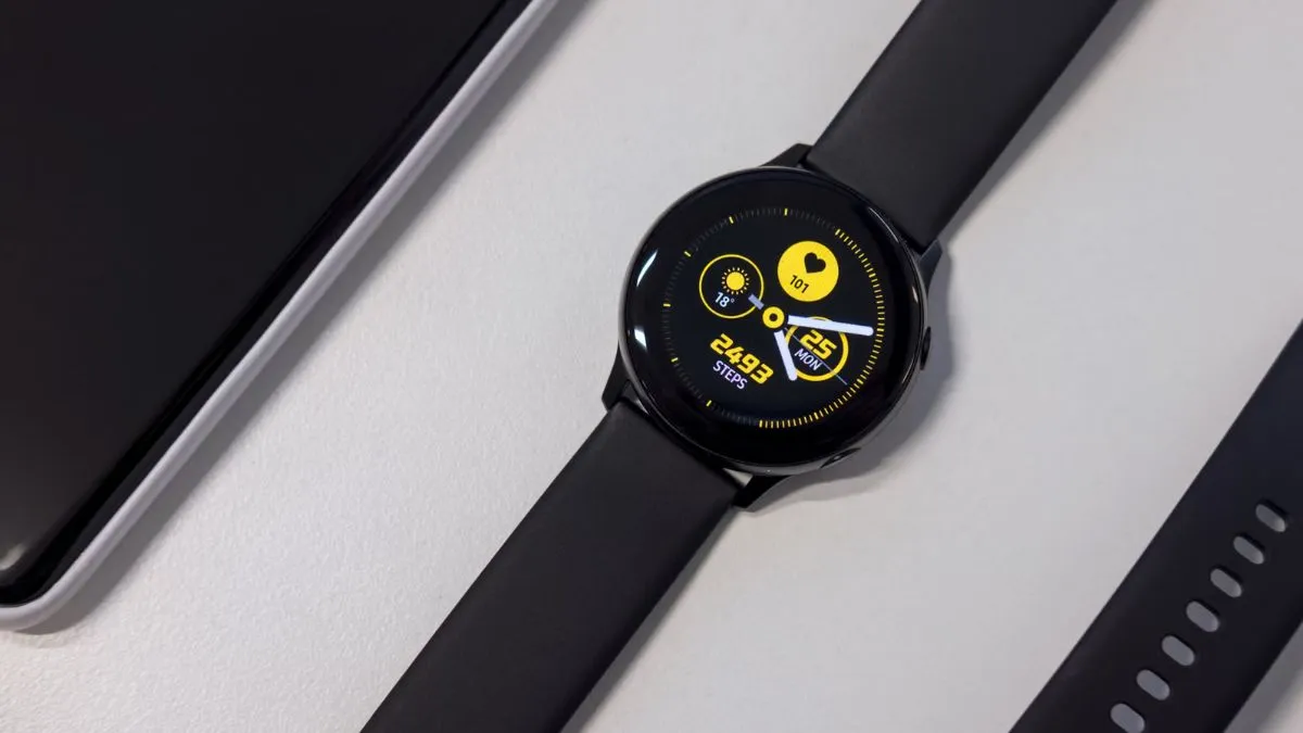 5 Best smart watches below 2000: Affordable choices from noise, fire bolt, etc.