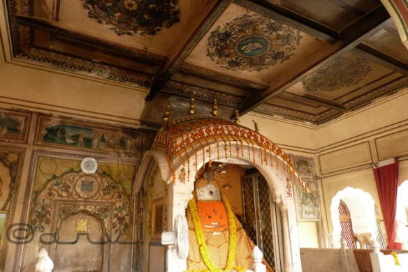 Hanuman Ji is the god of 2025, you must also post a photo of pawanputra in this direction of the house, it will rain through the year