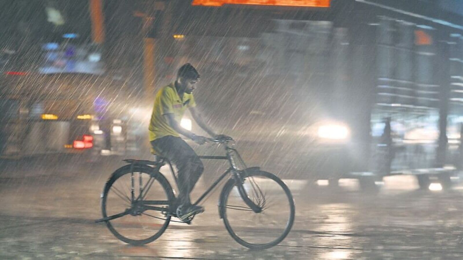 IMD issues Hitewave alert to Rajasthan; Rainy postponement for Delhi-NCR, Himachal, JK Brace for Thunderstorm | Today news