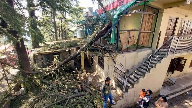 Heavy rain, thunderstorms in many parts of Himachal Pradesh; Child dies after he has fallen on hut