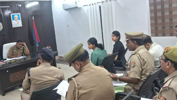 Up News: Sit investigating the Varanasi gang rape case, police said -boy will not be present, then the boy will be shot in the leg -Varanasi crime families claim innocence in the gang rape case amid sitting down