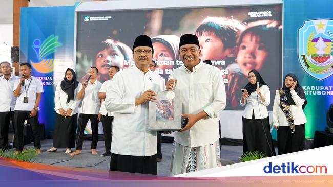Situbondo Regency government reveals that people’s schools can help poverty