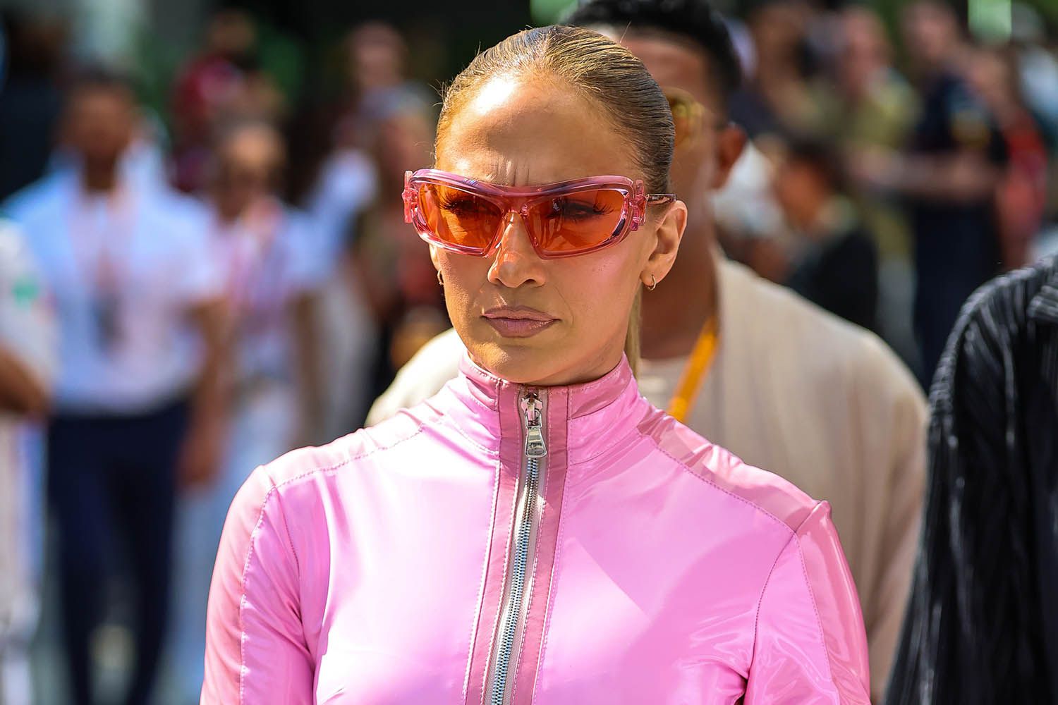 Jennifer Lopez Wears Skintight Pink Catsuit at F1 Grand Prix in Saudi Arabia – ryan