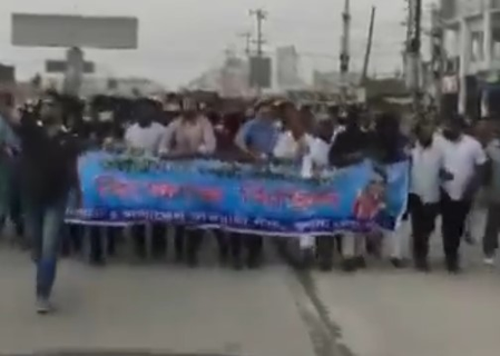 Prohibition of protests in Bangladesh, but still the Awami League members took up the streets, slogans in support of Sheikh Hasina