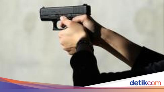 Motorcycle thieves in action in South Jakarta were shot residents when they chased offenders