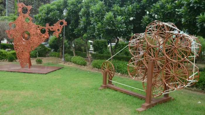 The beauty of the city is a unique initiative of municipal corporation regarding junk in Agra, and raises the artifacts – a unique initiative of municipal corporation regarding junk in Agra artworks increases the beauty of the city