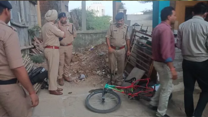 Narmadapuram News: On the threshold of the house, the mother was cut with an ax, the daughter who came to rescue her; Tension in the area – Narmadapuram crime mother and daughter were hacked with an ax on the porch of the house