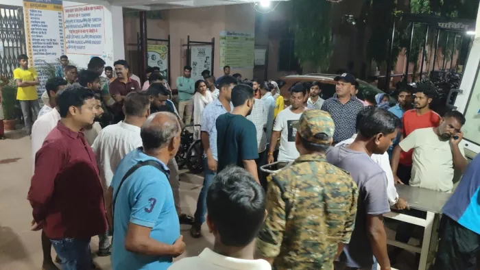 GUMLA NEWS: Manager escaped from the patient in an ambulance, there was a Rukus after the death of the injured -Ambulance driver fled the patient dies in Gumla family -protests