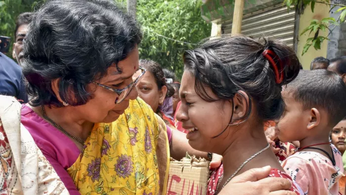 “Send your daughters for rape …” What did the rioters for women say in Murshidabad; The chairman of NCW said: Murshidabad violence what the rioters said to the female NCW chairman