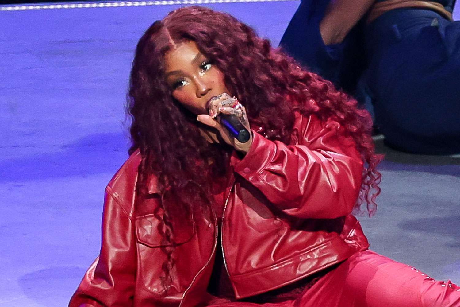 SZA Avoids Onstage Mishap During Opening Night of Her Tour – ryan