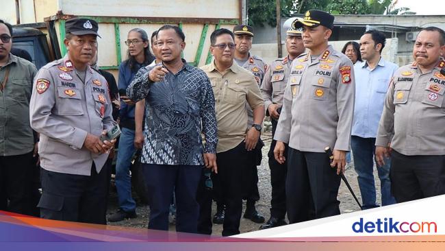 Compolnas Review The Police Car TKP was burned by the masses in Depok, that was his findings