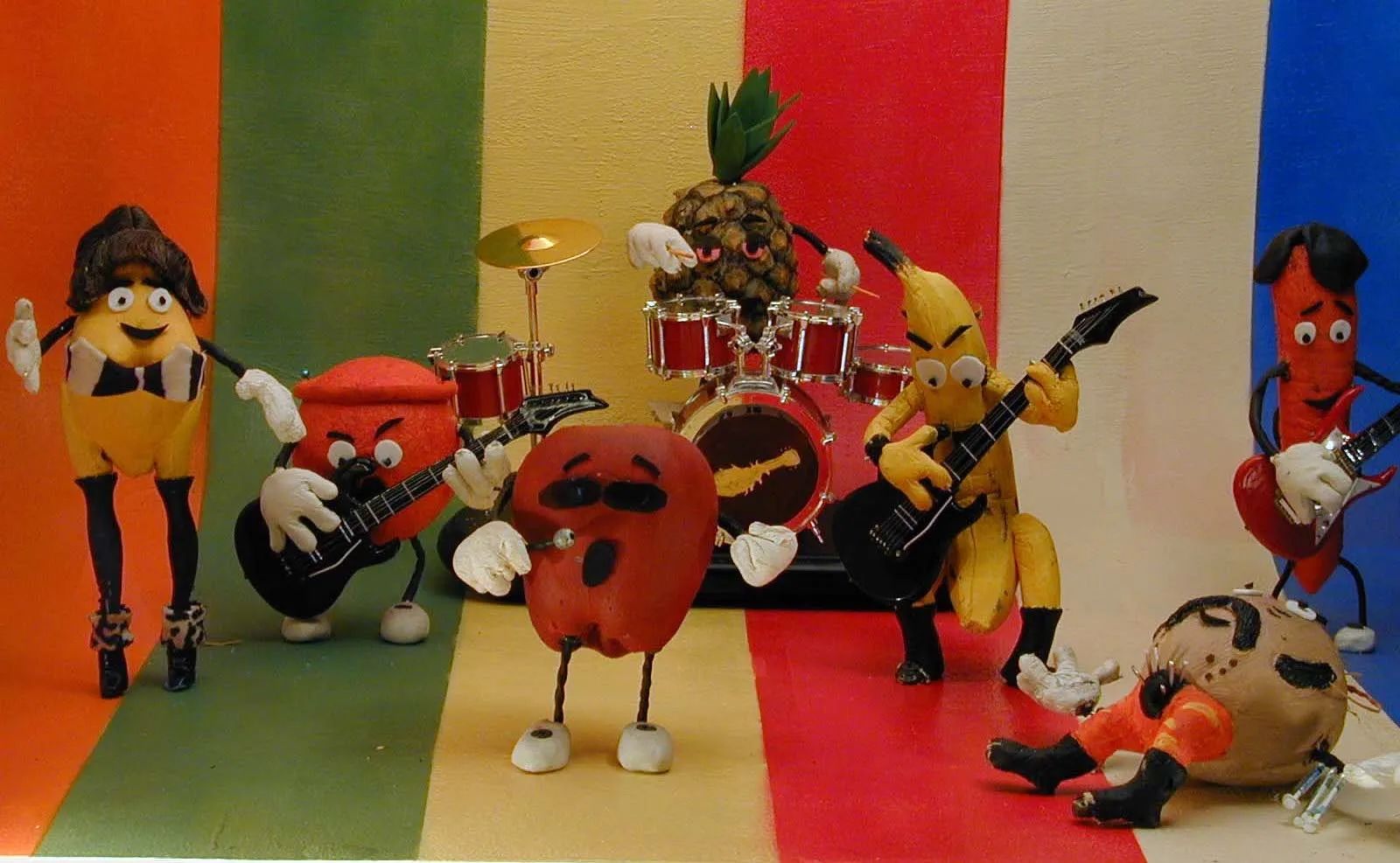 Eli Roth Claymation Series ‘The Rotten Fruit’ Available To Stream – ryan