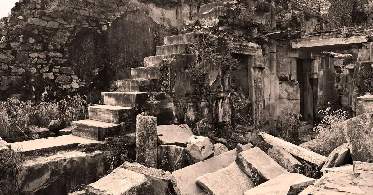 One -sided love story or curse of a monk? Know the video of Bhangarh Fort that becomes the ghost of Bhangarh Fort