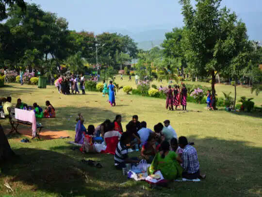 Friends and family plan to celebrate a picnic, so visit these places in Delhi definitely