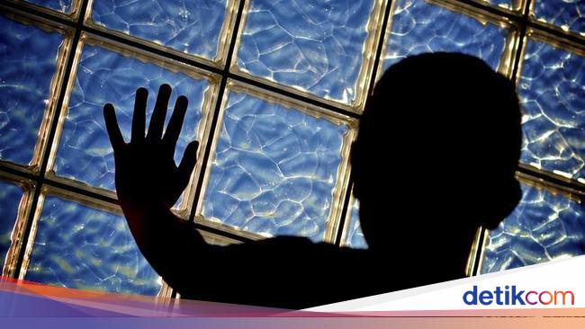 Foreigners who were allegedly drunk in Kalibata City had the chance to throw his child