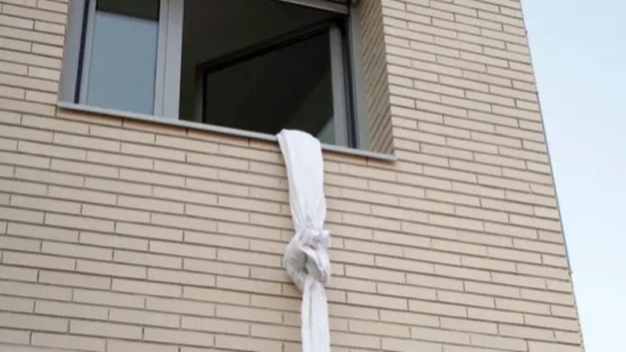 A man jumps from the balcony of a hotel to escape his wife’s arrest with his mistress – ryan
