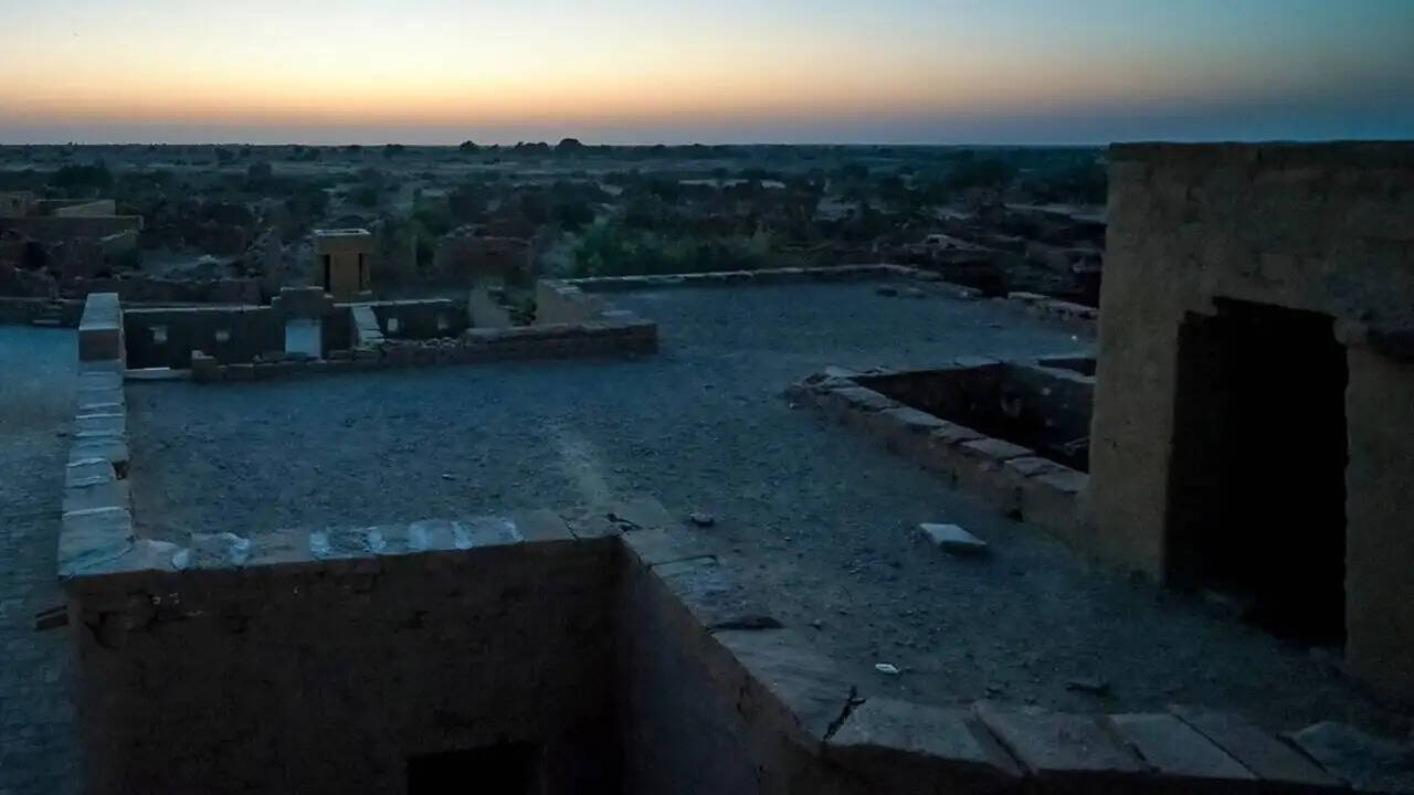This village of Rajasthan, who was suddenly abandoned 200 years ago, where there are mysterious voices and silence